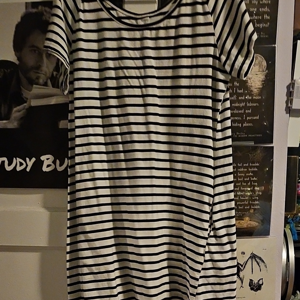 Black and White Striped T-Shirt Dress With Pockets